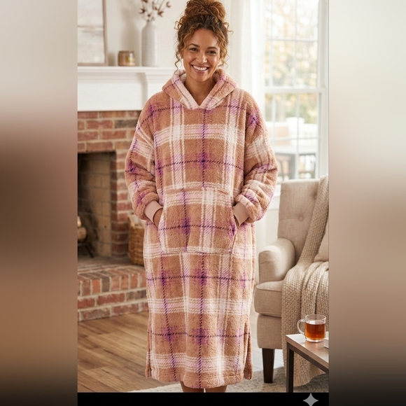 Robe - Picture 2 of 16